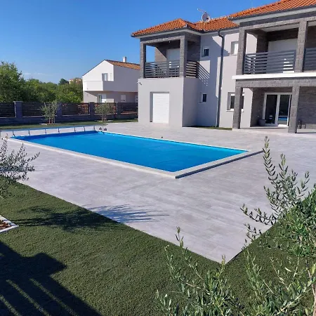 Modern Freya With Heated Swimming Pool, * Murvica (Policnik)