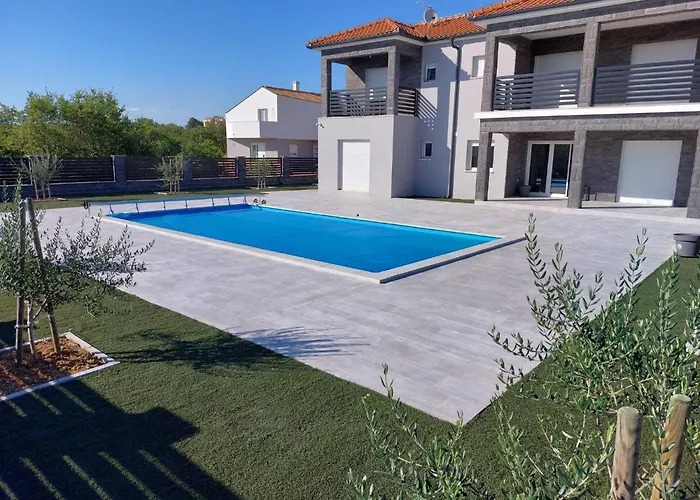Modern Freya With Heated Swimming Pool, * Murvica (Policnik)