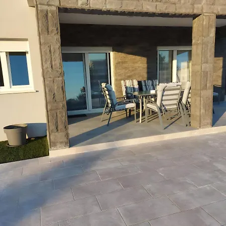 Modern Freya With Heated Swimming Pool, Villa *