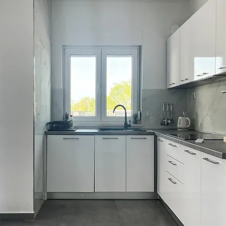 Villa Modern Freya With Heated Swimming Pool, *