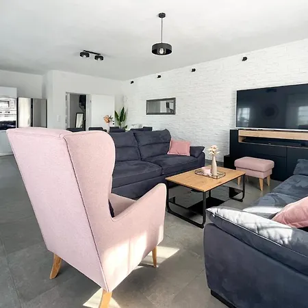 Modern Freya With Heated Swimming Pool, ヴィラ Murvica