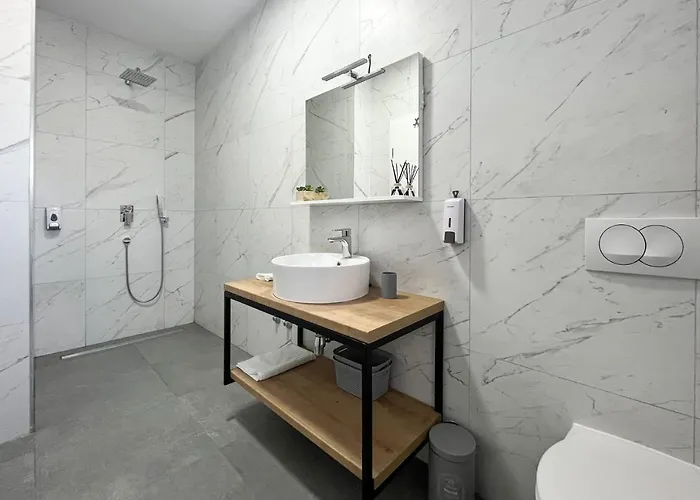 Vila Modern Freya With Heated Swimming Pool, Murvica (Policnik)