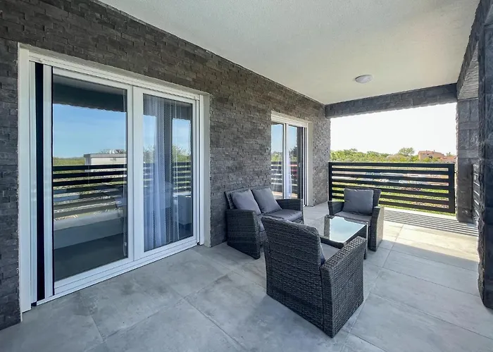 Modern Freya With Heated Swimming Pool, * Murvica (Policnik)