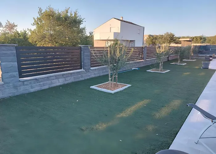 Modern Freya With Heated Swimming Pool, *