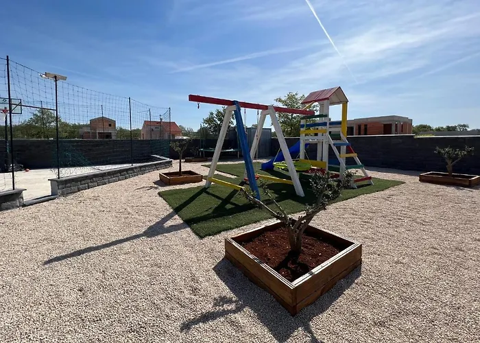 Vila Modern Freya With Heated Swimming Pool,